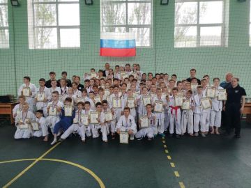 В Харцызске прошел турнир по рукопашному бою