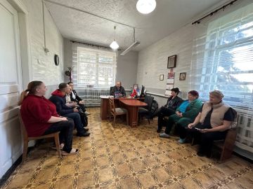 Начальник Казацкого территориального отдела Администрации Новоазовского муниципального округа Харченко Николай Иванович провел встречу с жителями села Казацкое