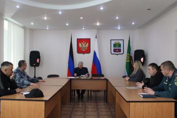 29 апреля в Администрации Старобешевского муниципального округа прошло оперативное совещание с руководителями силовых структур округа