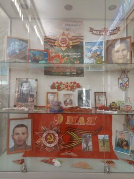 МБУ "СОК "ВИТЯЗЬ" Г. ХАРЦЫЗСКА" к Дню 9 Мая была организована витрина памяти погибшим героям