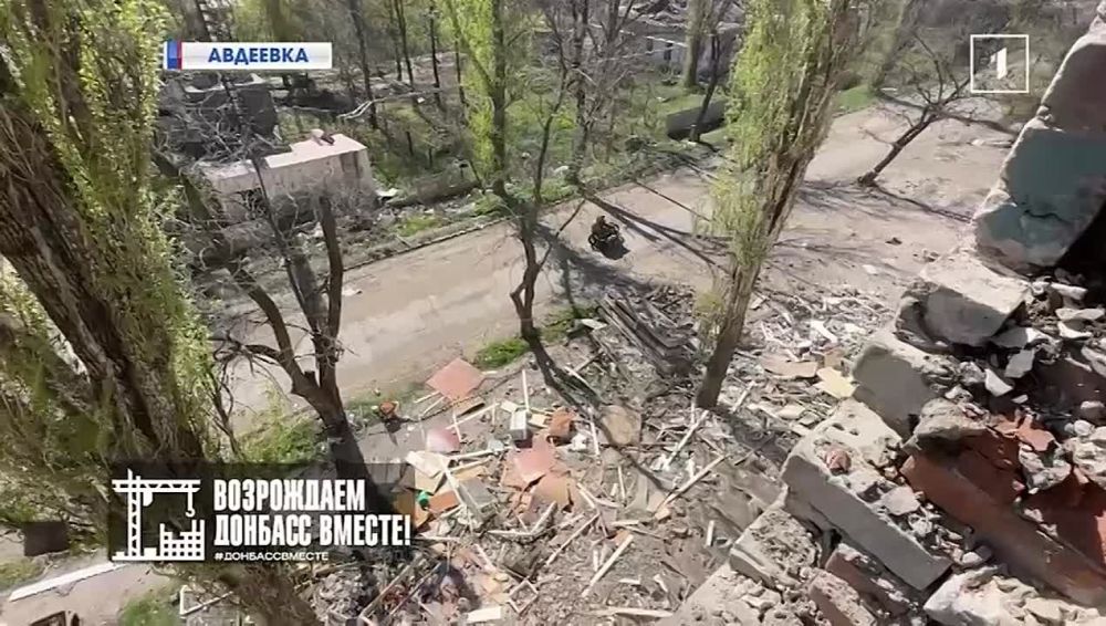 Возрождение из пепла: Югорские строители восстанавливают пятиэтажку в прифронтовой Авдеевке