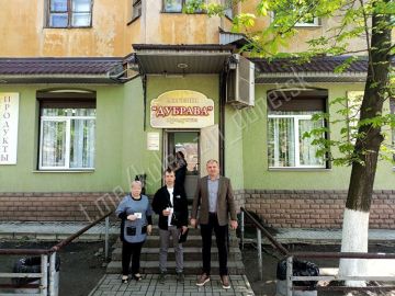 Алексей Кулемзин: В Пролетарском районе города Донецка состоялся плановый рейд Народного контроля совместно с депутатом Донецкого городского совета Виталием Воловиком по соблюдению правил торговли и санитарных норм
