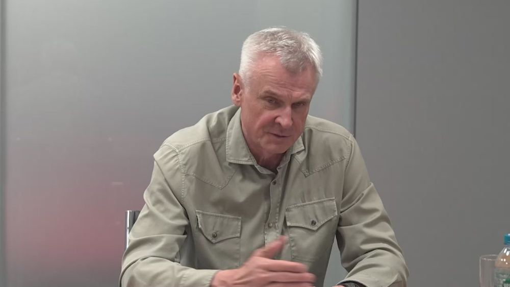 Глава ДНР Денис Пушилин и губернатор Магаданской области Сергей Носов договорились расширить программу капремонта социальных объектов в Ждановке