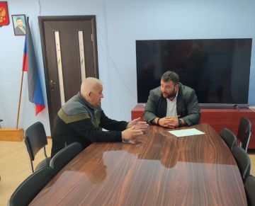 Олег Саввич Хараджа, руководитель Управы Приморского внутригородского района, провел личный прием жителей