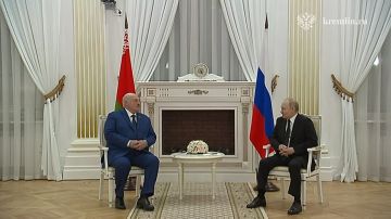 В Волгограде Владимир Путин и Президент Белоруссии Александр Лукашенко проводят двустороннюю встречу
