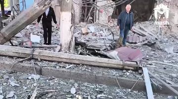 "Да там, бл*, полдома жилых, я ж знаю, где интернет, я ж им всем проводил"