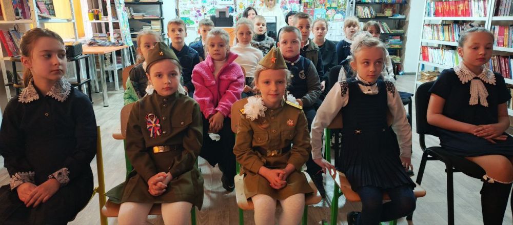 #ПОБЕДА80. #80добрых_дел. #началка_Дебальцево КОНКУРС ЧТЕЦОВ «ВО СЛАВУ ВЕЛИКОЙ ПОБЕДЫ!» 30 апреля в ГБОУ «Мироновская школа № 10 г.о. Дебальцево» прошёл конкурс чтецов «Во славу Великой Победы!»