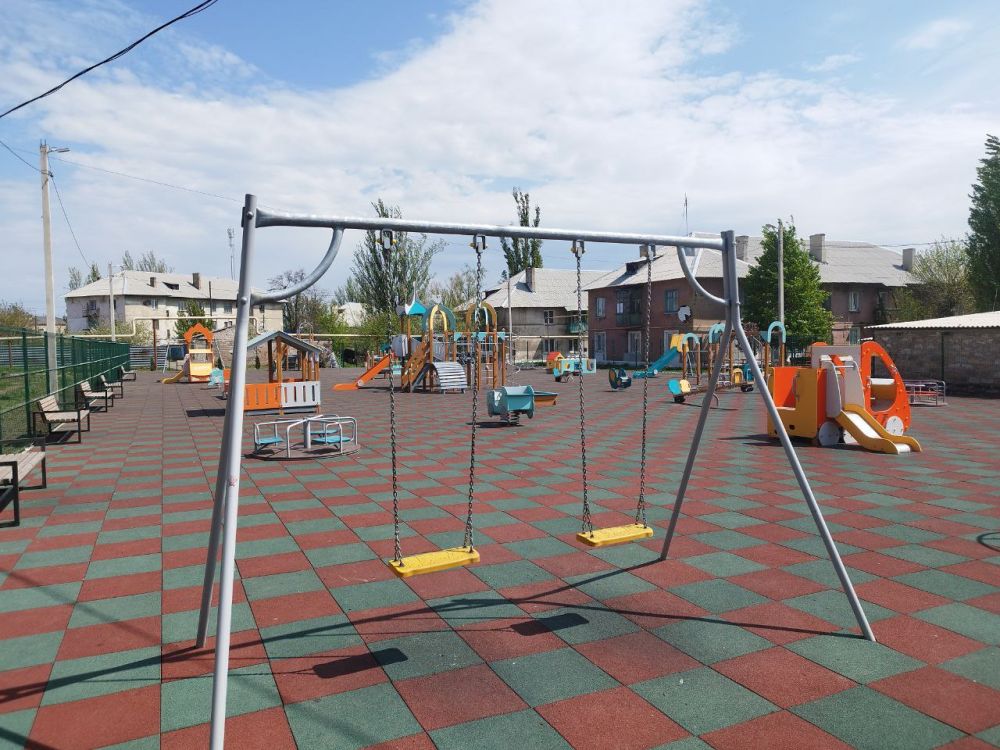 Игорь Мартынов: По поручению Главы Донецкой Народной Республики Дениса Пушилина городской округ Енакиево продолжает благоустраивать детские игровые и спортивные инфраструктуры