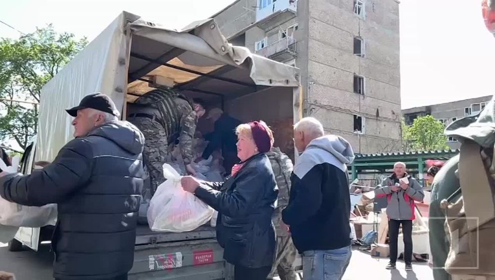 Гуманитарный конвой доставил помощь нуждающимся в Курахово