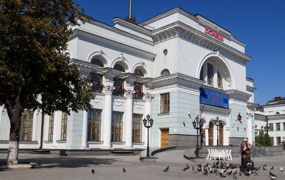 «Железные дороги Новороссии» планируют 9 мая запустить движение пригородных поездов со станции Донецк