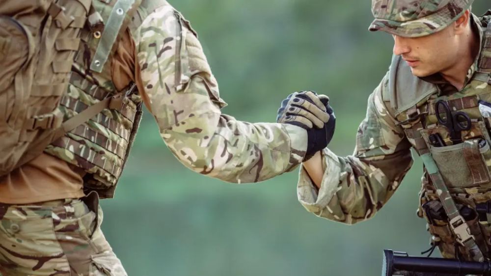 Боец из Нягани вернулся домой после двух лет украинского плена