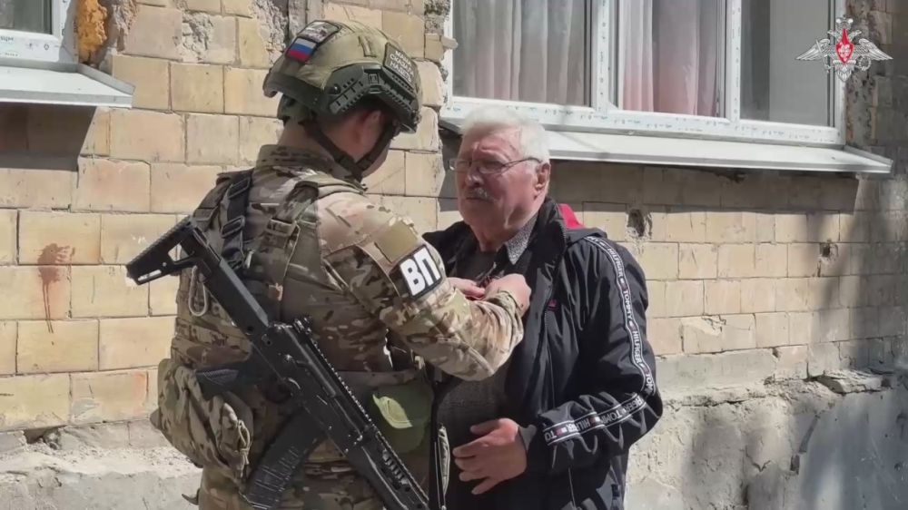 Минобороны России: Военнослужащие военной полиции группировки войск «Центр» приняли участие во Всероссийской акции «Георгиевская ленточка»