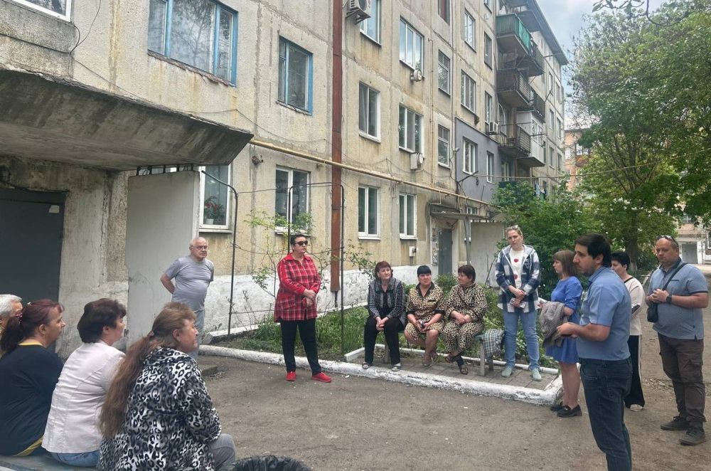 Заместитель главы Шахтерского муниципального округа встретился с жителями Ждановки