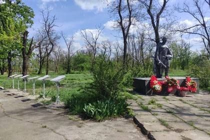 В Авдеевке восстанавливают плиту памяти героев-железнодорожников