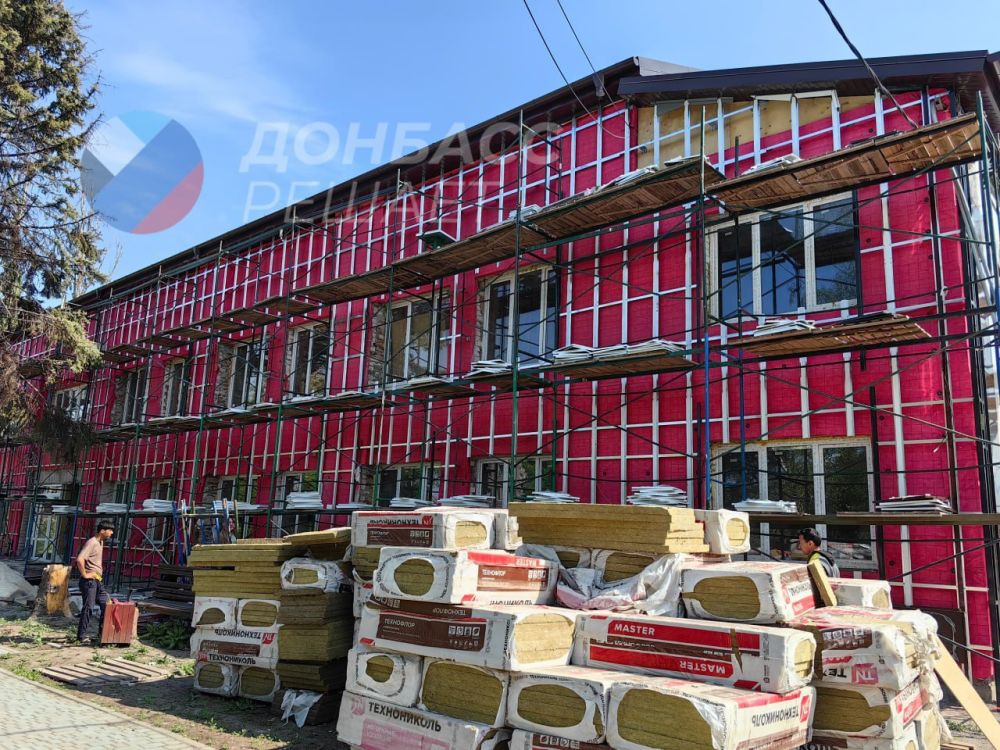 В освобождённой Авдеевке уже почти восстановили здание администрации