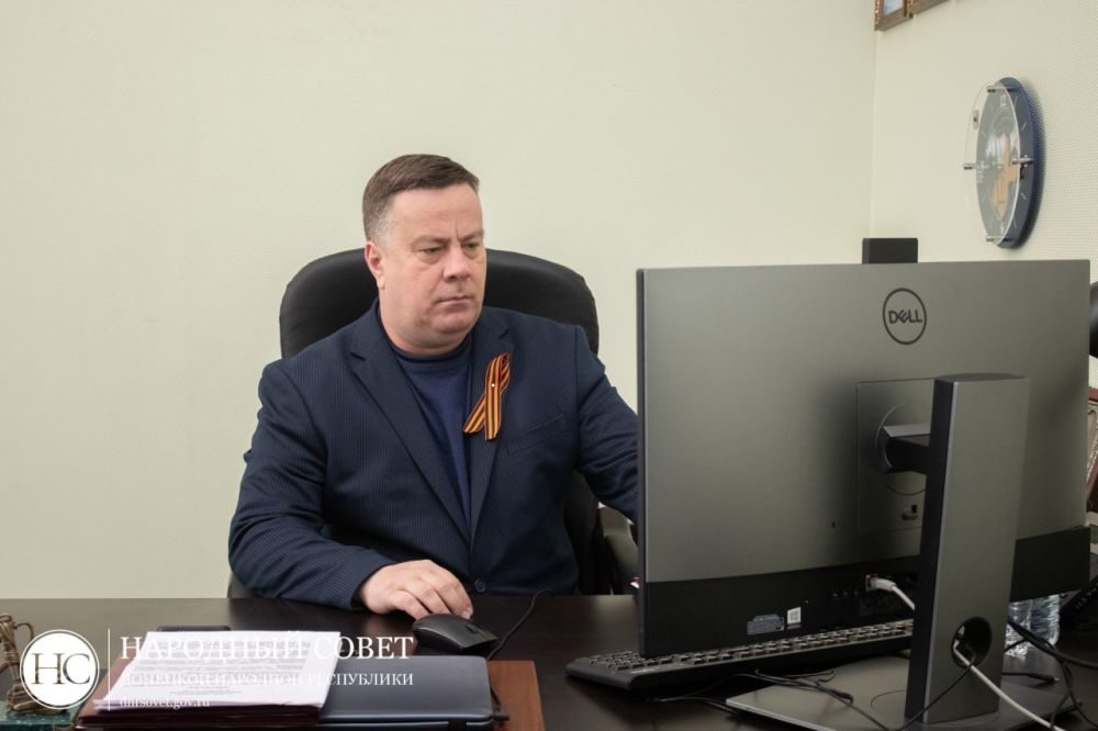 Константин Кузьмин: Принял участие в совещании с Правительством Донецкой Народной Республики