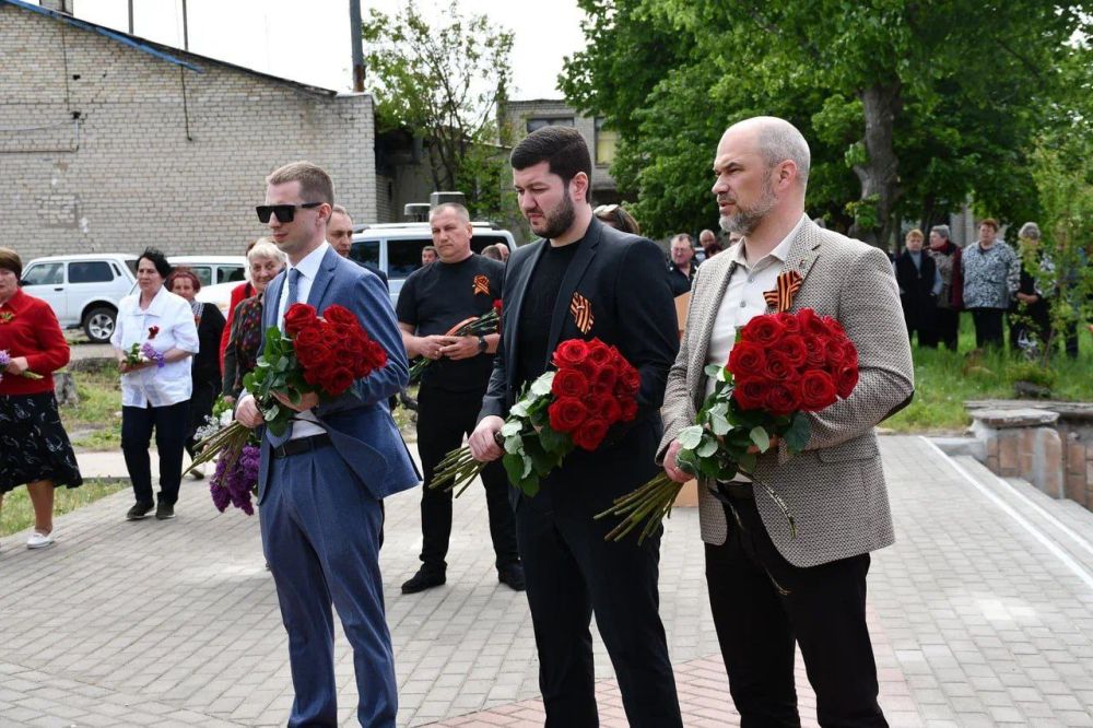 ������ ��������: �������, 7 ���, � ���������� 80-����� ������� ������, � ������� ������������� ���������� �������� ������� - �������� ��������� �������� ������ 1941-1945 �����, ��������������� �����-�������� ���������...