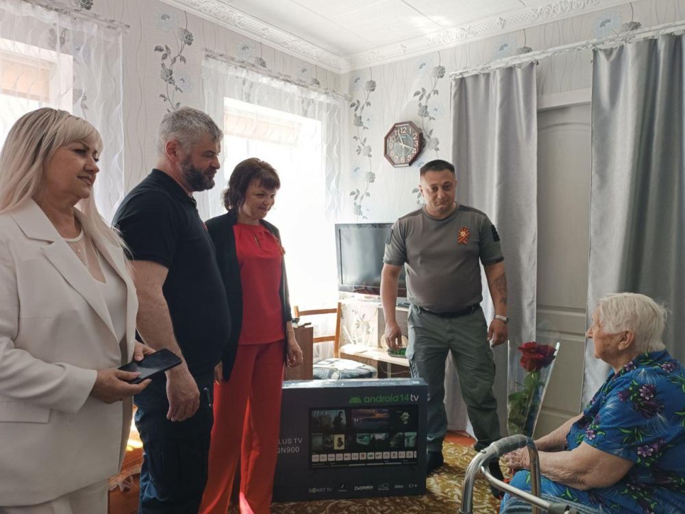 Игорь Лызов: Представители Еврейской автономной области поздравили ветеранов Великой Отечественной войны подшефного Амвросиевского округа