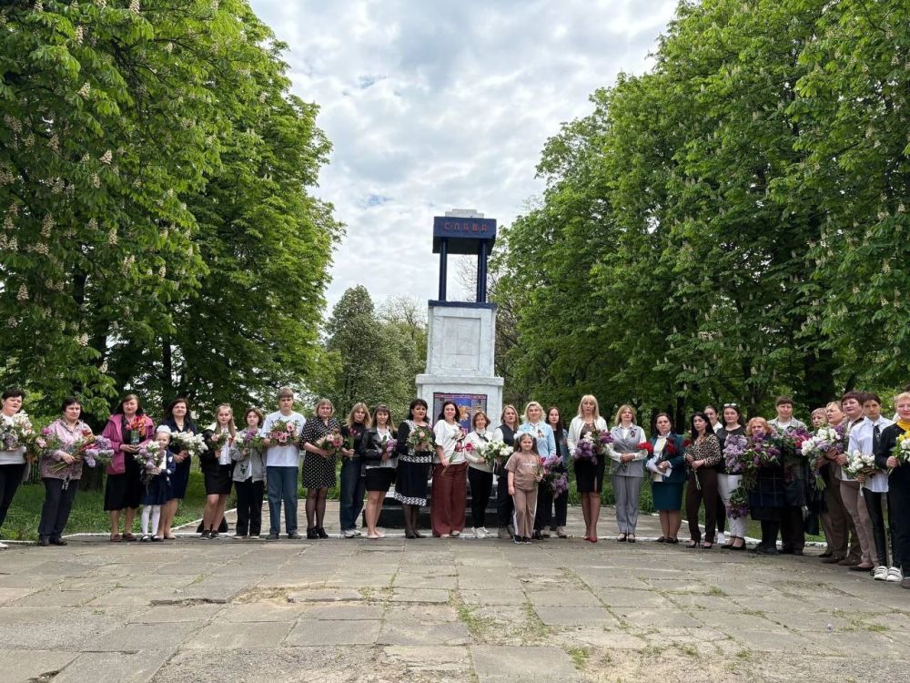 ���� ������: � ���������� 80-����� ��� ������, � ��������� ������ ������ �������, ��������� ������ �������� "��������" � ��������������� ����� �������� ��� � 165 �.�. ������ � ���� "����� � 80 �. �. ������" ������� �������...