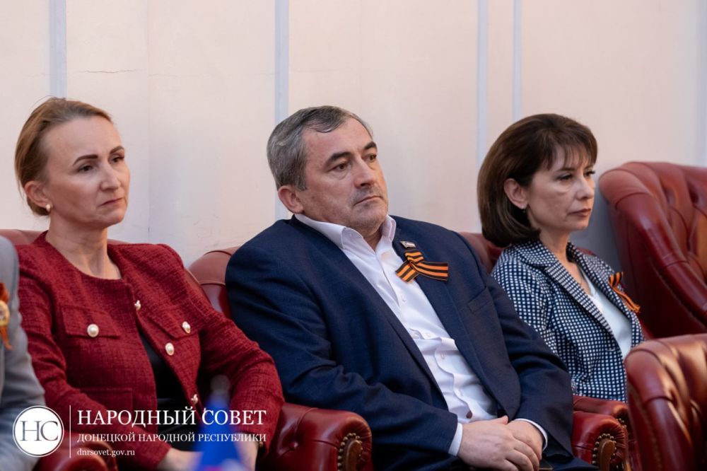 Константин Кузьмин: На сегодняшнем пленарном заседании Народного Совета ДНР присутствовал депутат Собрания депутатов городского округа «Город Йошкар-Ола» Андрей Сакович