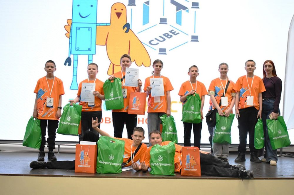 Игорь Лызов: Амурская аграрная компания отметила Амвросиевских школьников за успехи в робототехнике