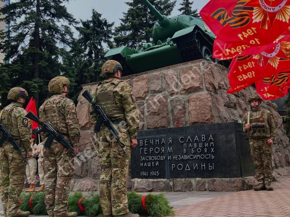 ������� � ������������� ������ ������ ������������� ���������� ������ � ���������� �.�. ������ � �.�. ����������, ������������ � 80-����� ������� ������