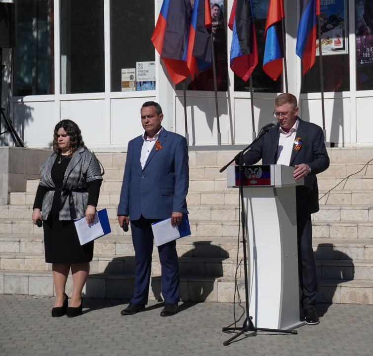 Сергей Юзвинкевич: Сегодня принял участие в торжественном мероприятии, посвященном Дню Донецкой Народной Республики