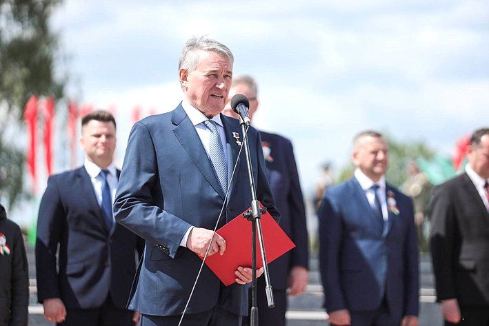 Ю. Воробьев: Молодежь должна дальше передавать эстафету памяти о Великой Победе