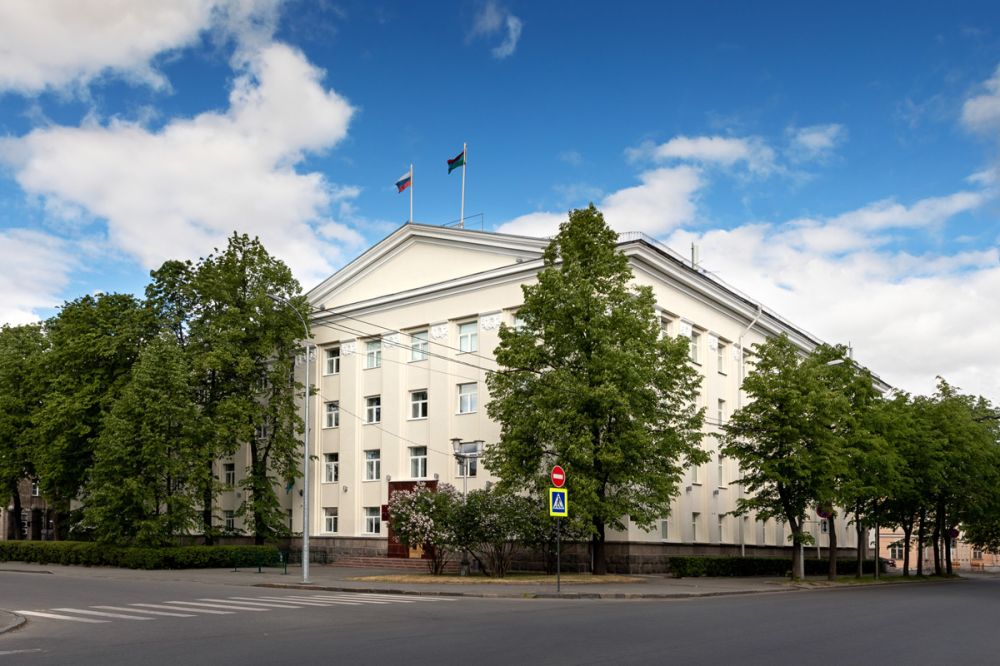 Константин Кузьмин рассказал о региональных парламентах, с которыми сотрудничает Народный Совет ДНР