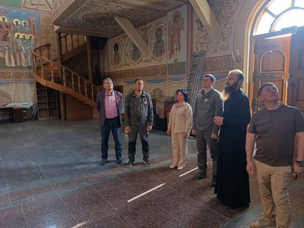 Глава ямальского депстроя посетил ДНР