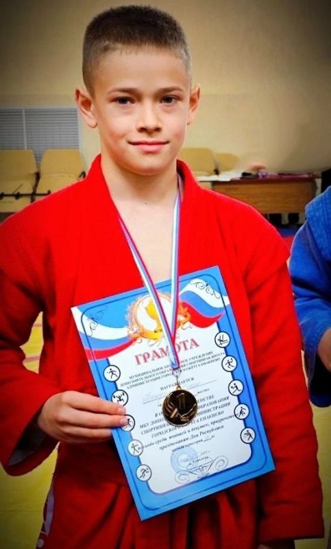 Спортсмен из Ждановки принял участие в соревнованиях по самбо