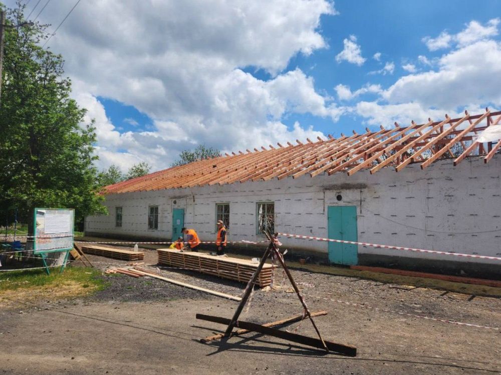 В Троицко-Харцызске восстанавливают поселковый клуб «Шахтер», который не ремонтировали много лет
