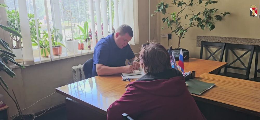 Игорь Мартынов: Общение с жителями. Заместитель главы администрации муниципального образования городского округа Енакиево Александр Деменков провел прямую линию с жителями, в ходе которой были рассмотрены актуальные вопросы...