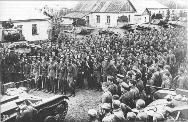 Александр Волошин: #НавстречуПобеде. Май 1942 года