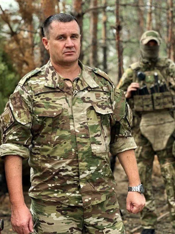 Ридовка подробнее пишет о новом главкоме сухопутных войск ВС РФ. Коллеги отмечают также, что это назначение удивительным образом совпало с сегодняшней клоунадой Зеленского с переговорами в Турции