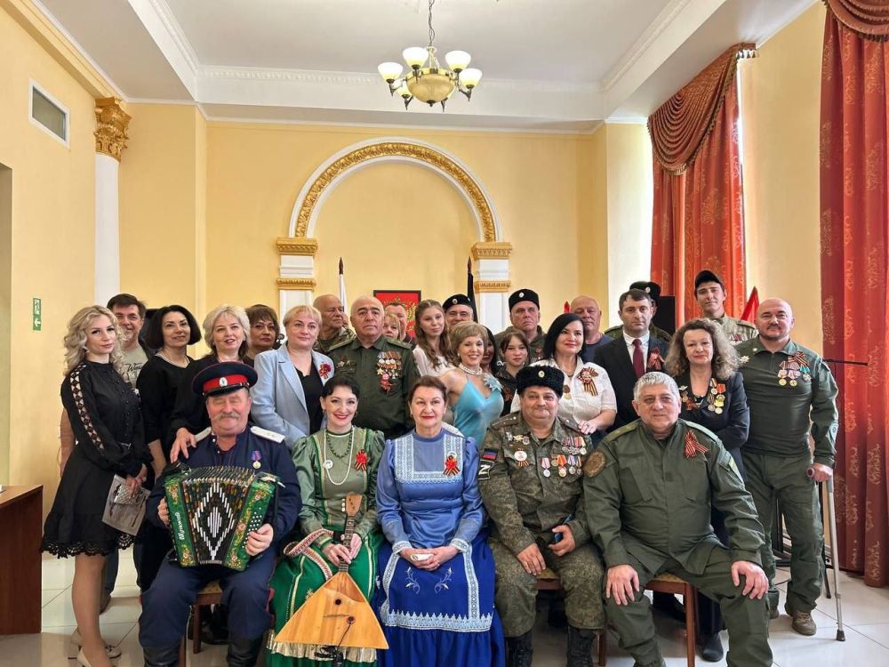 Юлия Крюкова приняла участие в торжественном награждении волонтеров Республики