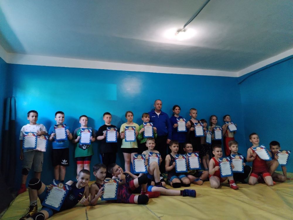 Готов к труду и обороне!. 16 мая в городе Юнокоммунаровск на базе комнаты школьника «Романтик» состоялись соревнования по ОФП согласно нормативам ВФСК «Готов к труду и обороне», приуроченные к празднованию Дня Победы в...