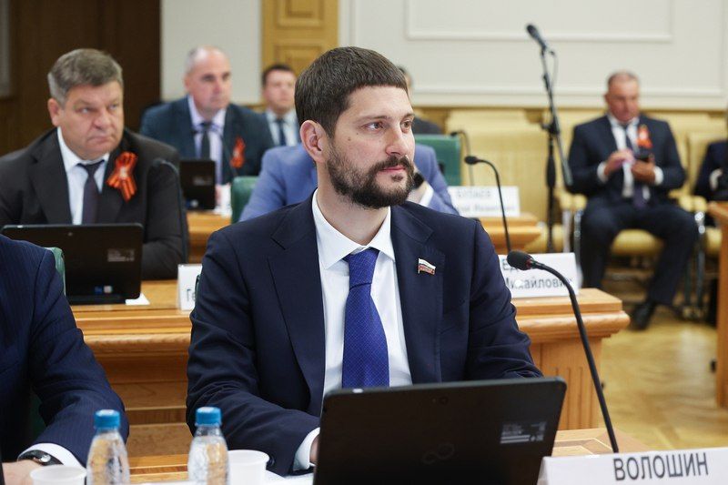 Александр Волошин: #работа_в_СФ. Сегодня принял участие в очередном заседании Комитета Совета Федерации по федеративному устройству, региональной политике, местному самоуправлению и делам Севера под председательством Андрея...