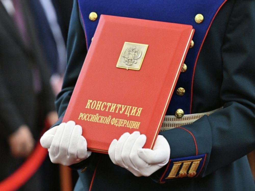 «Запрос общества»: Толстой — URA.RU про возможные поправки в Конституцию