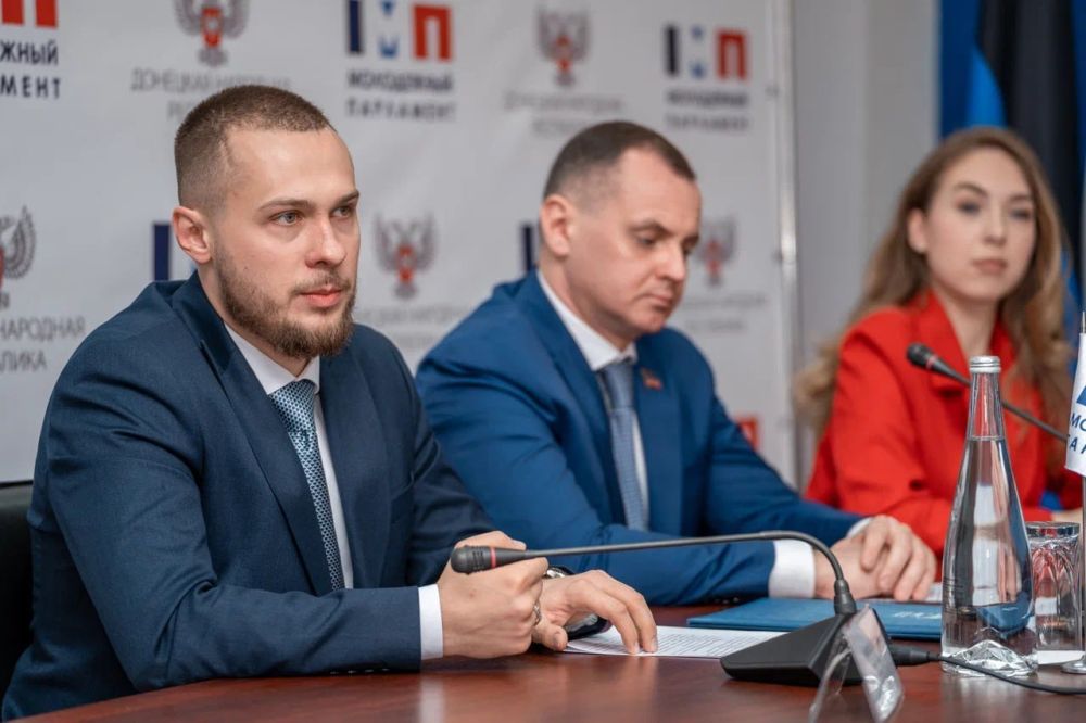 В ДНР завершился 1 этап конкурса в IV созыв Молодежного парламента