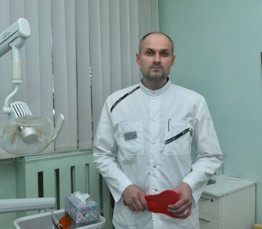 Александр Волошин: #ГероиДонбасса. Александр Горобцов: стоматолог, прошедший войну Александр Горобцов работал стоматологом-ортопедом в Донецке