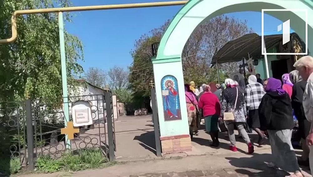 Крестный ход в Селидово!. В Селидово, под колокольный звон, жители прошли крестным ходом вокруг Свято-Никольского храма в День Николая Чудотворца