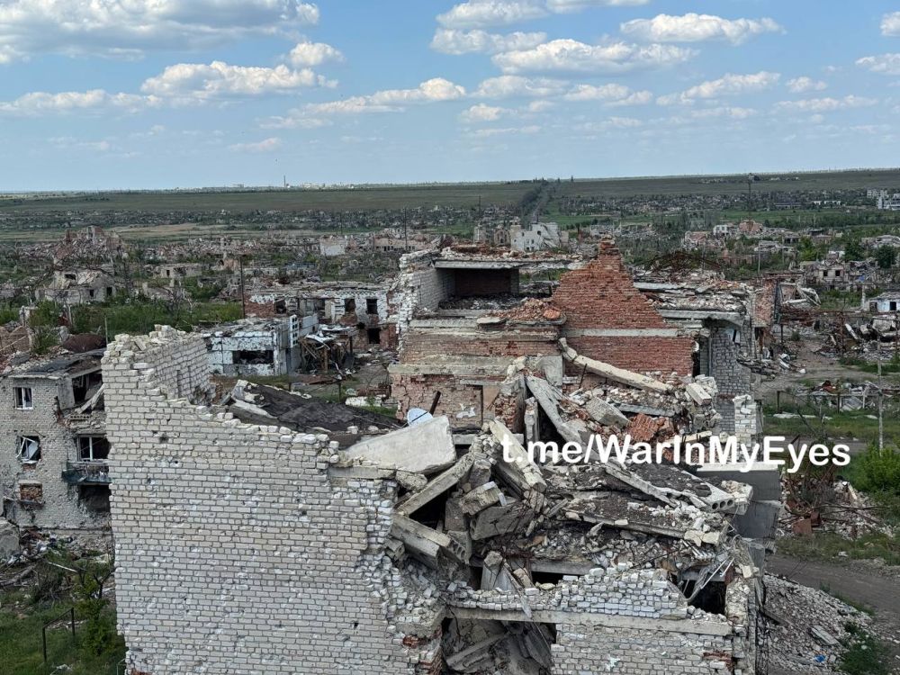 Марьинка, май 2025. Вид на Донецк и в сторону Курахово