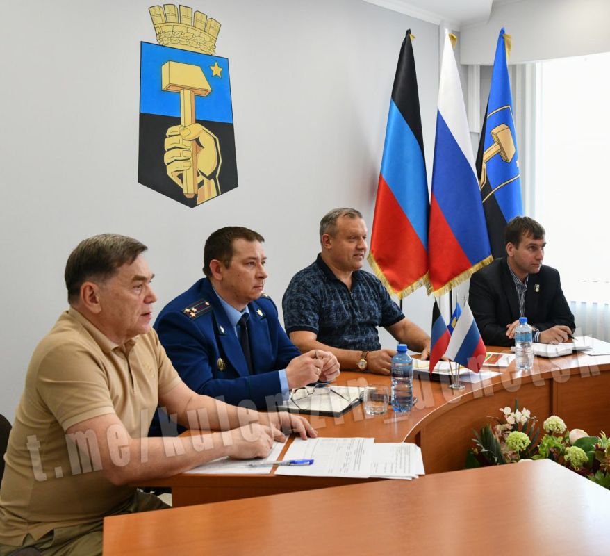 Алексей Кулемзин: Провёл аппаратное совещание с руководителями районов и структурных подразделений городской администрации