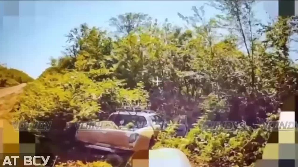 Наши дроноводы уничтожили автомобиль, пункт боепитания ВСУ и накрыли позицию операторов дронов противника на Кураховском направлении