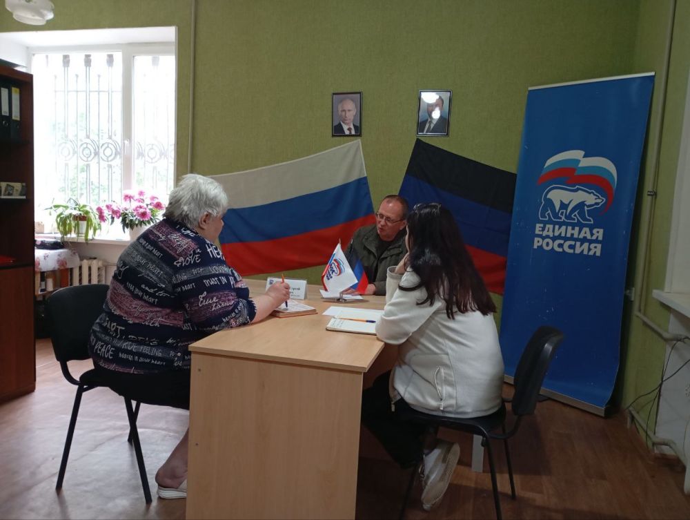 Сергей Желновач: Председатель  Дебальцевского городского совета Донецкой Народной Республики Шульженко Сергей Васильевич провел личный прием граждан в общественной приемной Всероссийской политической партии «Единая Россия»