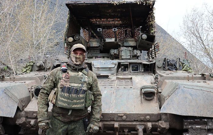 БМПТ выдержала попадание двух противотанковых ракет и 8 дронов