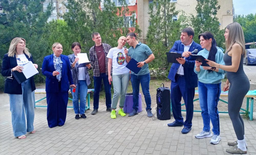 Макеевчане дружно встретили Международный день соседей