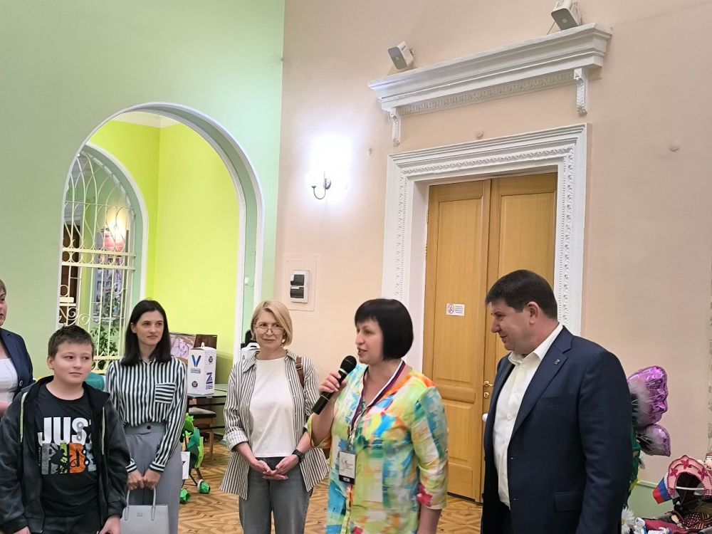  В Макеевке состоялся яркий парад колясок ко Дню защиты детей