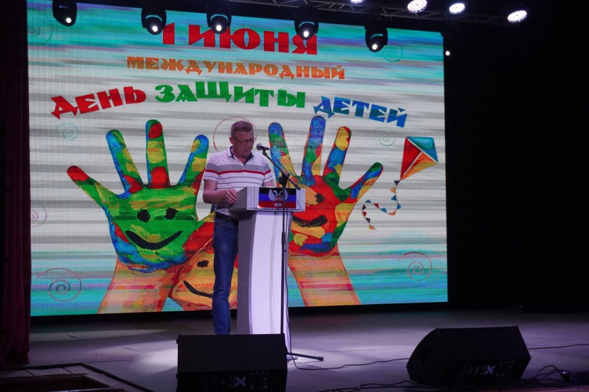 Сергей Юзвинкевич: Сегодня в Володарском Доме культуры состоялась яркая концертно-развлекательная программа, посвященная Дню защиты детей
